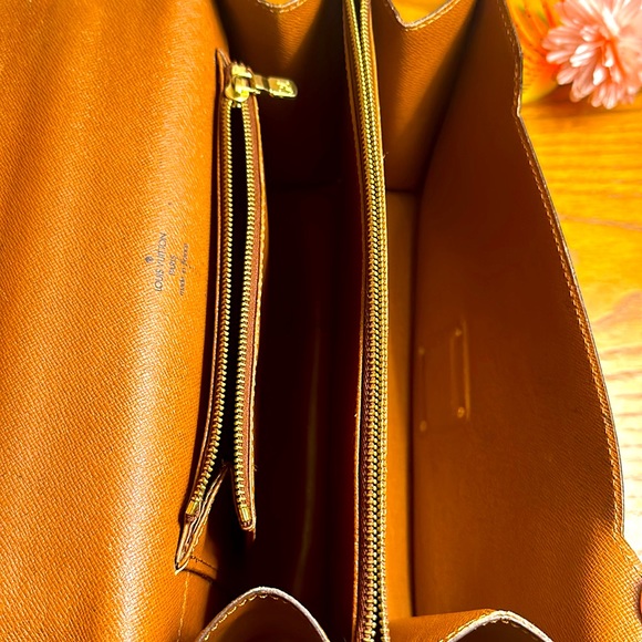 Authentic Louis Vuitton Messenger bag. - Picture 8 of 13